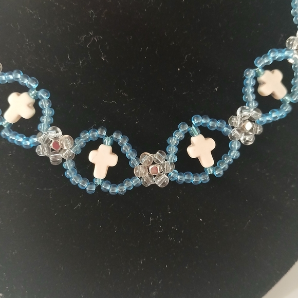 Elegant Blue and White Beaded Necklace - Picture 3 of 5